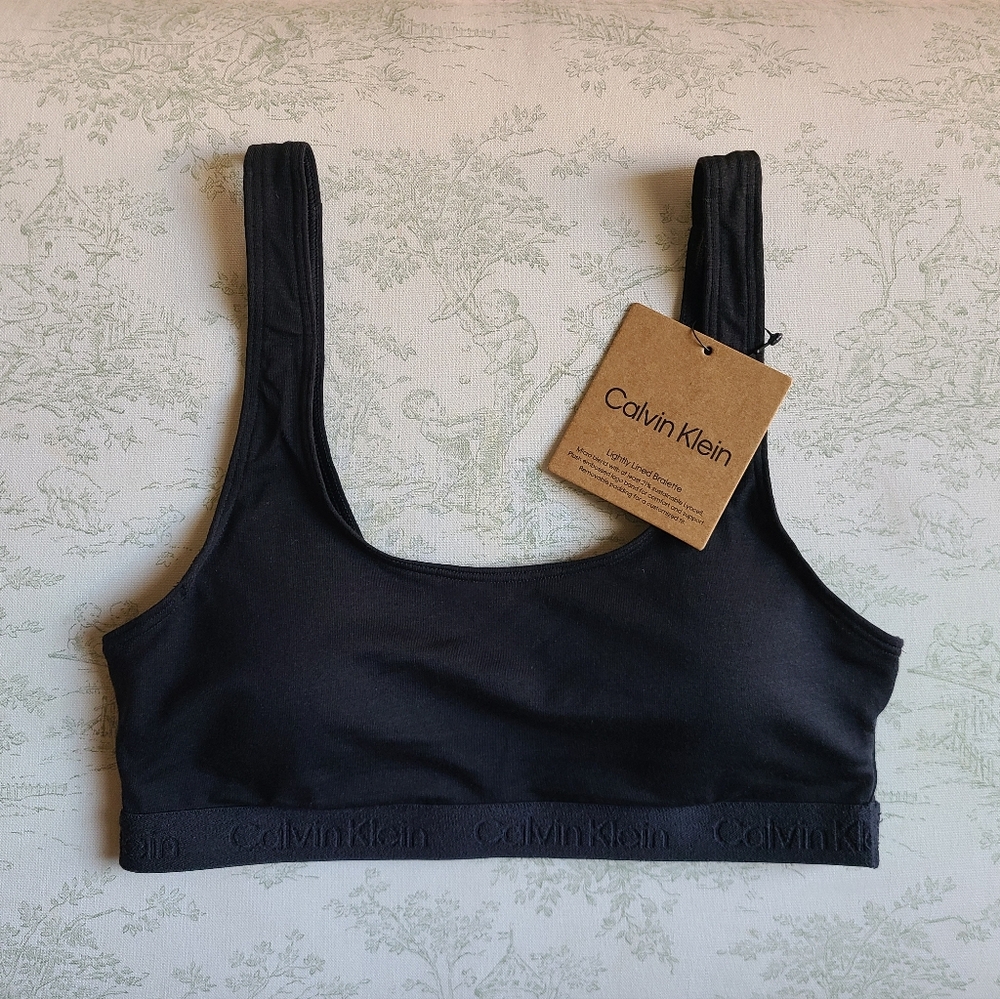 Calvin Klein Small - Picture 2 of 6